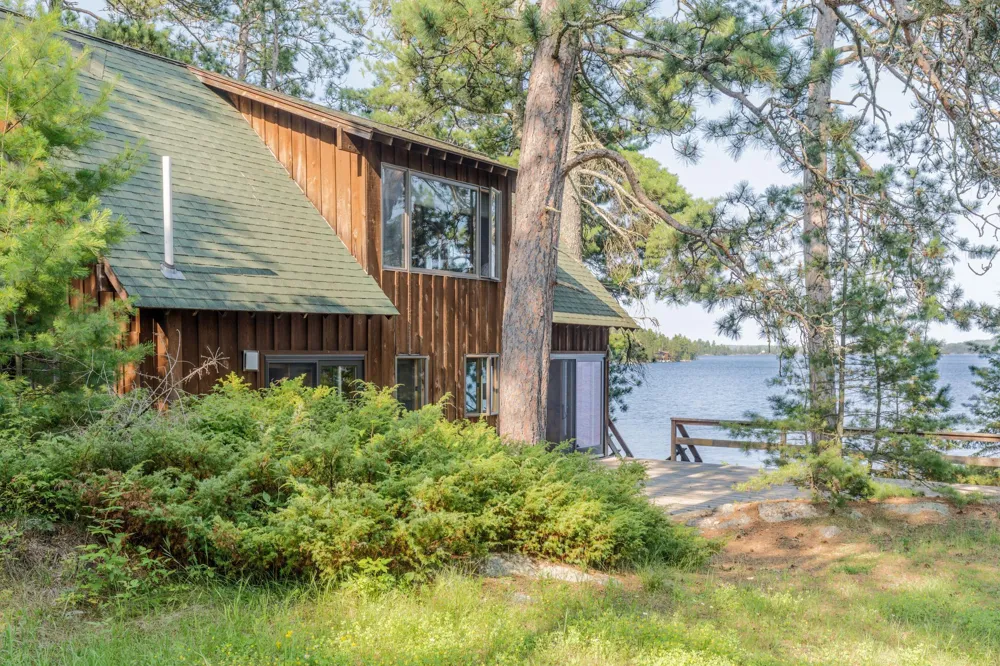 2889 Waters Ely, MN 55731