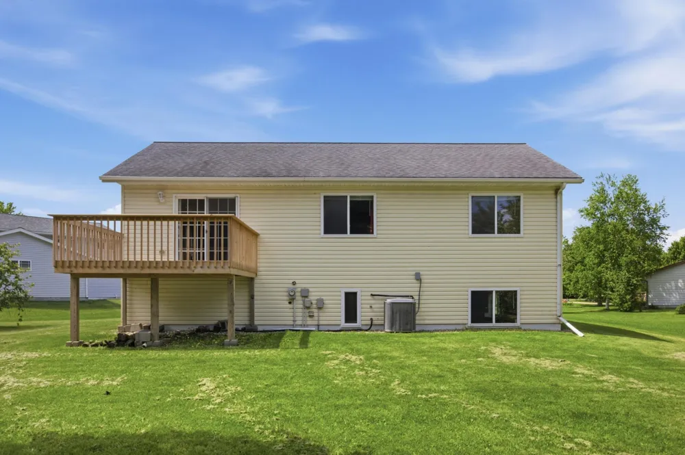 301 Lakeview Drive Lake Park, MN 56554