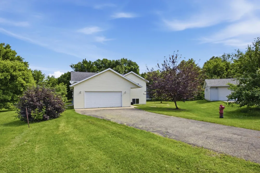 301 Lakeview Drive Lake Park, MN 56554