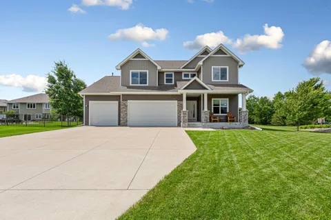 135 Stoneridge Lane NE