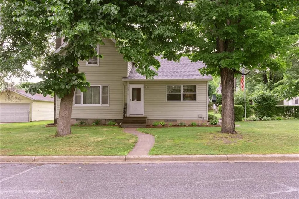 2216 3rd Street E Menomonie, WI 54751