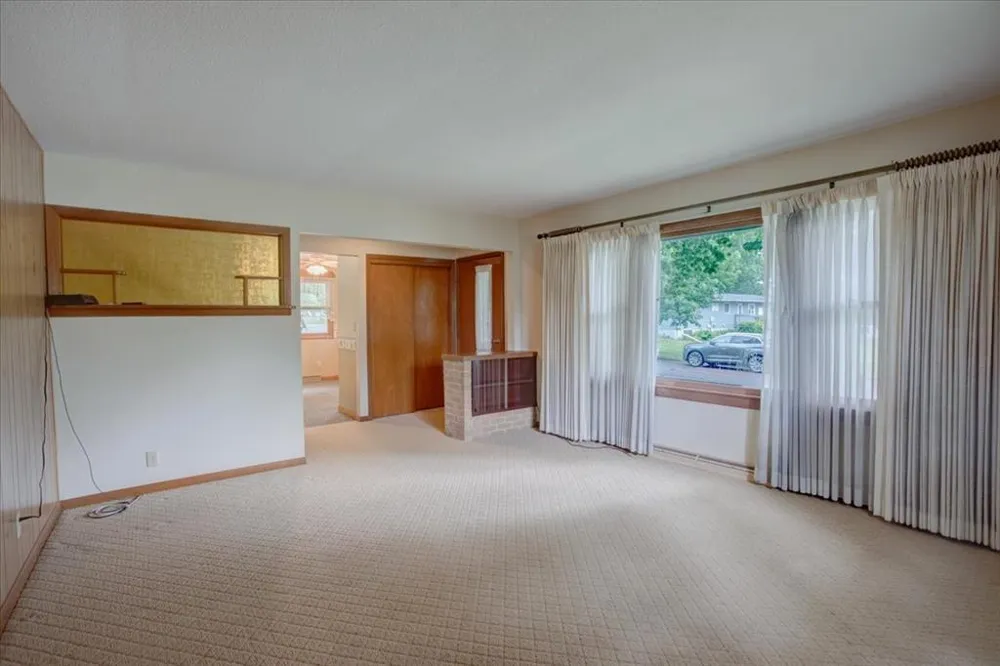 2216 3rd Street E Menomonie, WI 54751