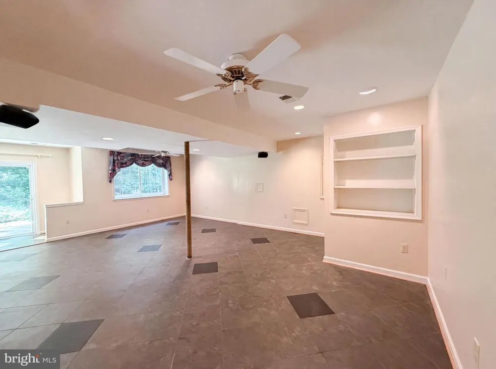 4819 POWELL ROAD Fairfax, VA 22032