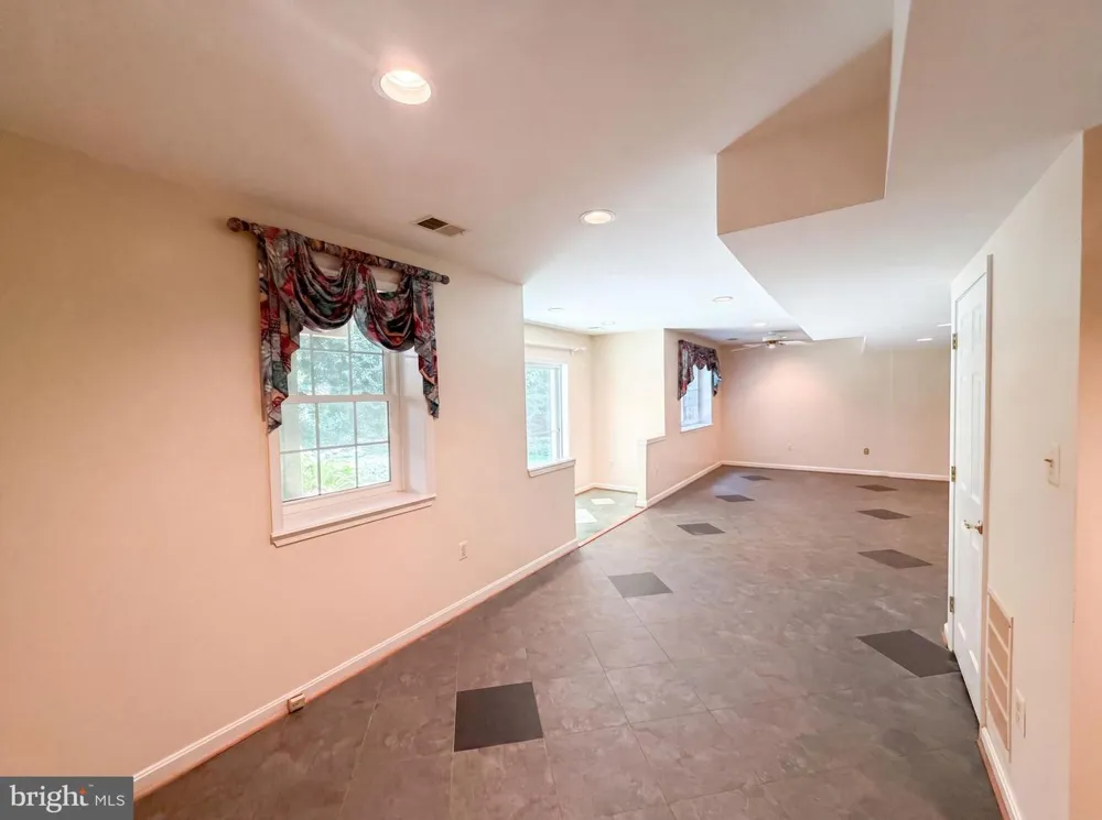 4819 POWELL ROAD Fairfax, VA 22032