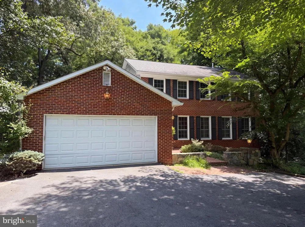4819 POWELL ROAD Fairfax, VA 22032