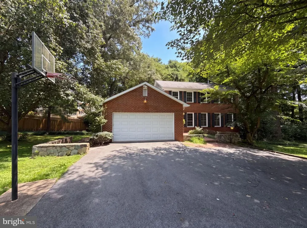 4819 POWELL ROAD Fairfax, VA 22032