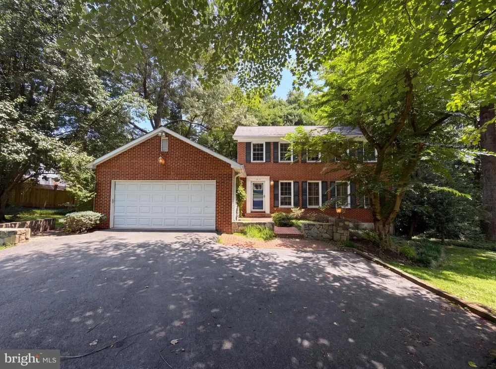 4819 POWELL ROAD Fairfax, VA 22032