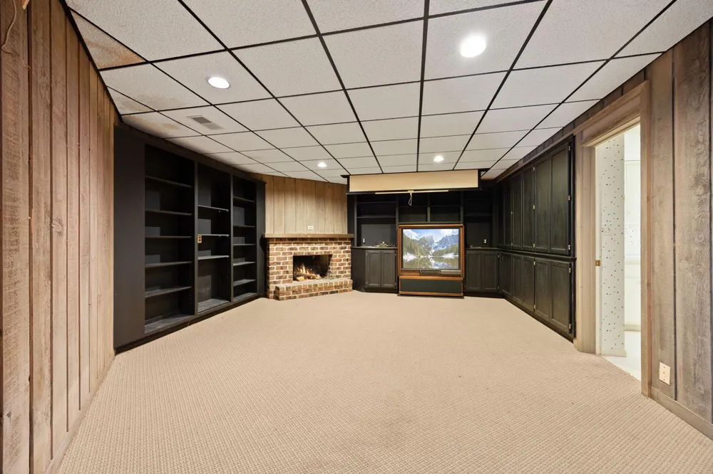 1065 Edgewood Hills Road Orono, MN 55391