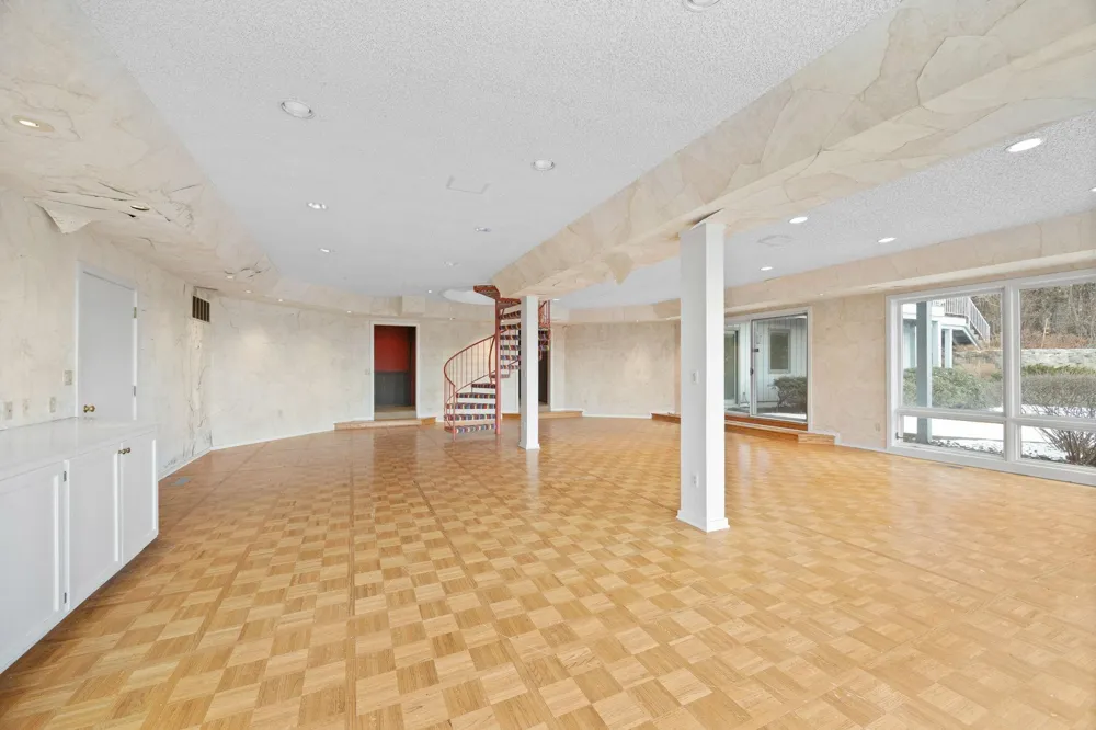 1065 Edgewood Hills Road Orono, MN 55391