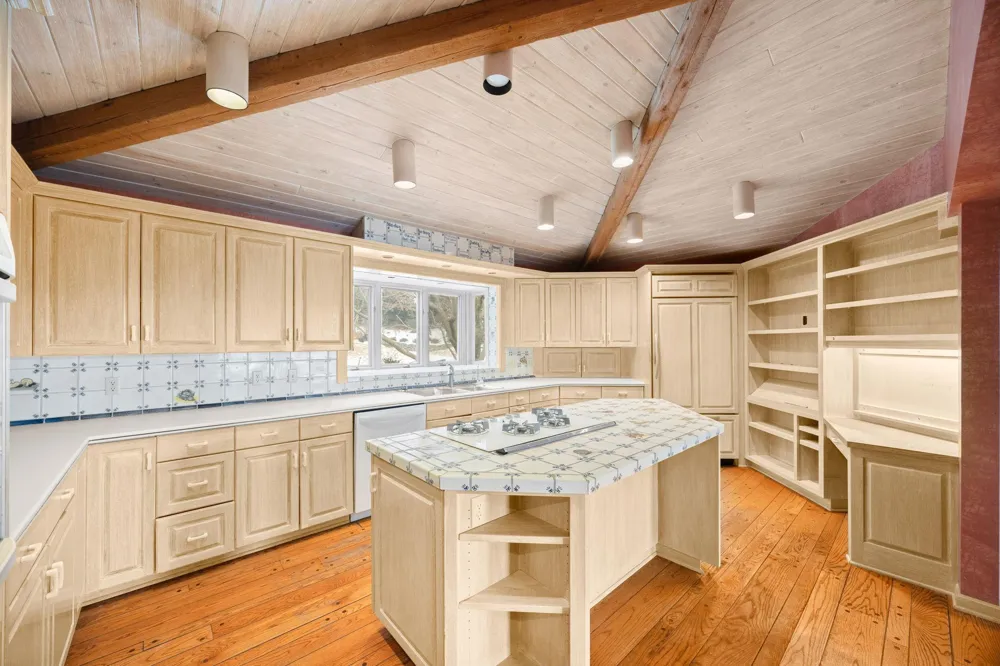 1065 Edgewood Hills Road Orono, MN 55391