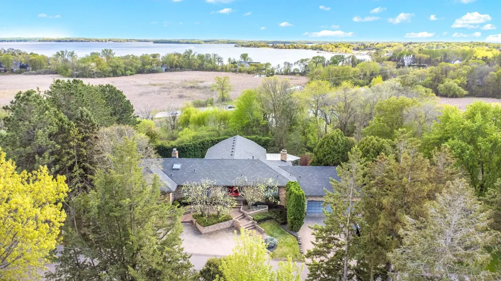 1065 Edgewood Hills Road Orono, MN 55391