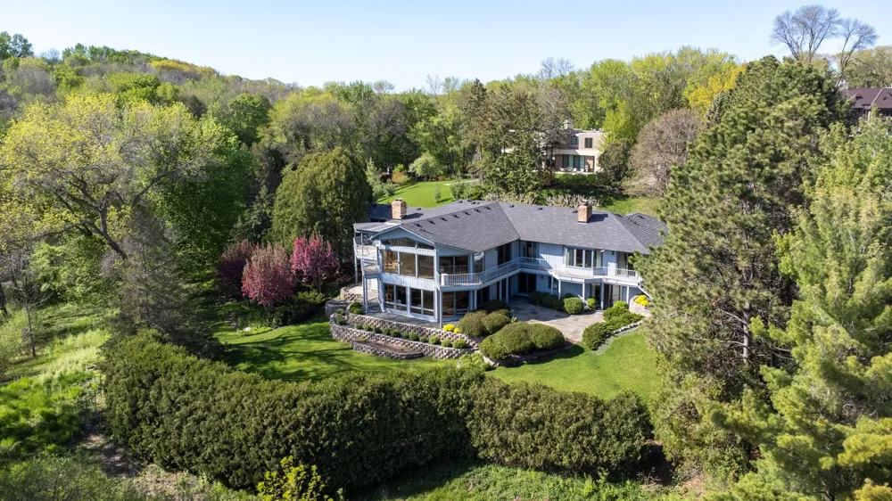 1065 Edgewood Hills Road Orono, MN 55391