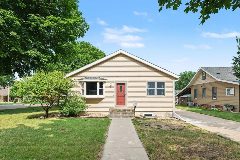 920 Spring Street Luverne, MN 56156