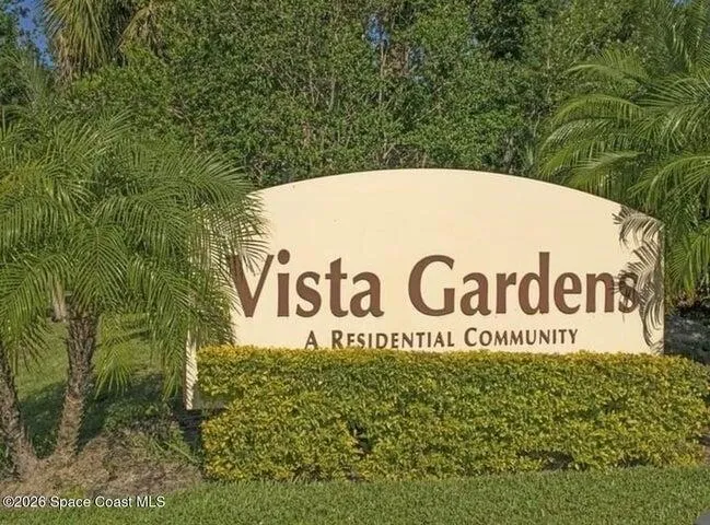 25 Vista Gardens Trail #204 Vero Beach, FL 32962