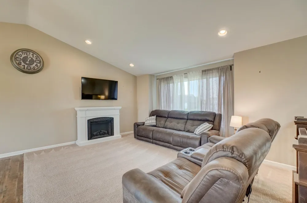 1004 Wyoming Street Roberts, WI 54023