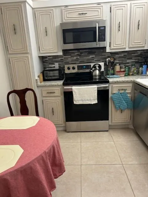 2801 Somerset Dr Drive #209 Lauderdale Lakes, FL 33311