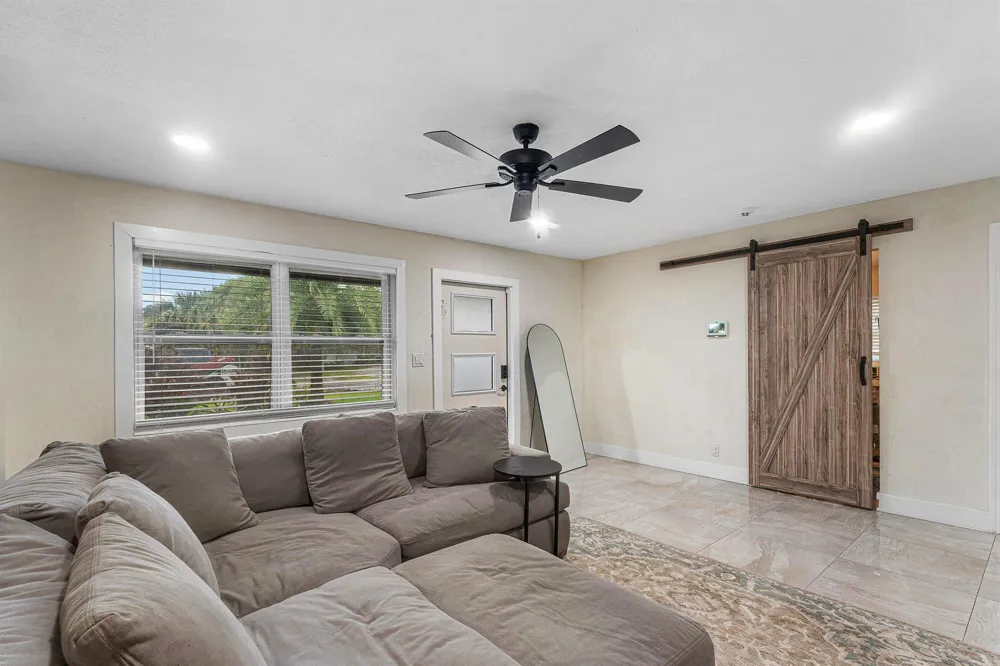 711 Laurel Drive Lake Park, FL 33403