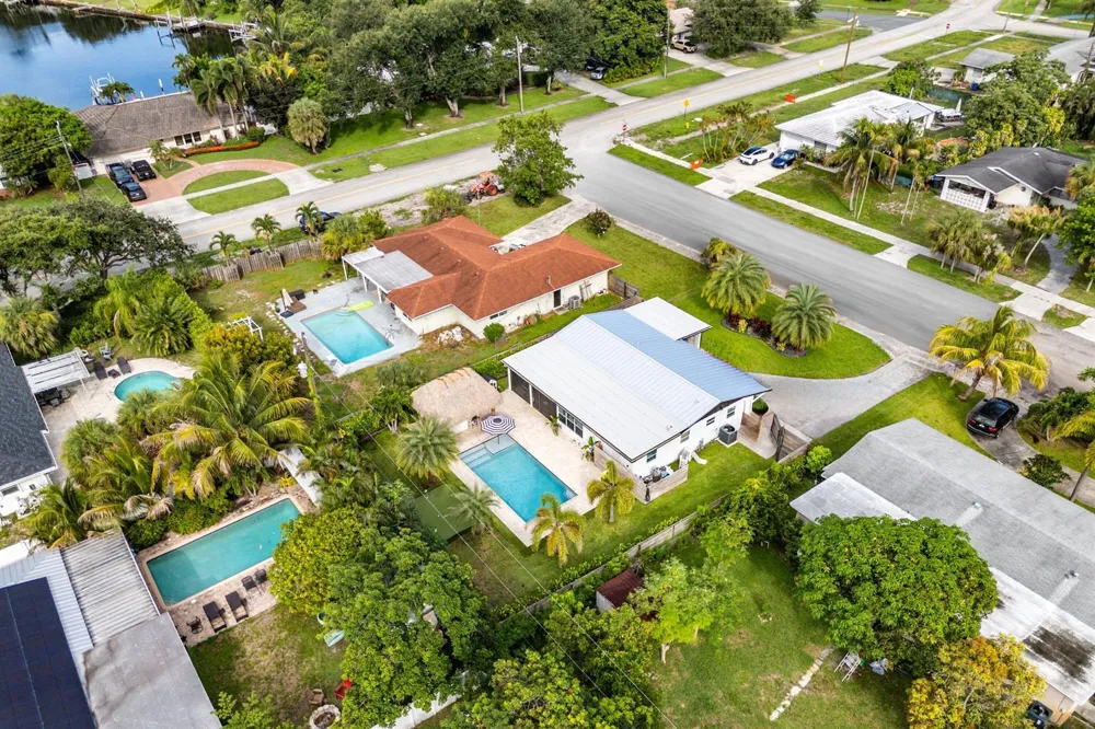 711 Laurel Drive Lake Park, FL 33403