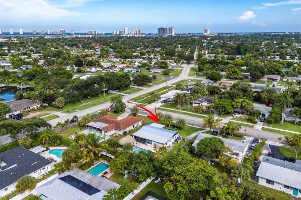 711 Laurel Drive Lake Park, FL 33403