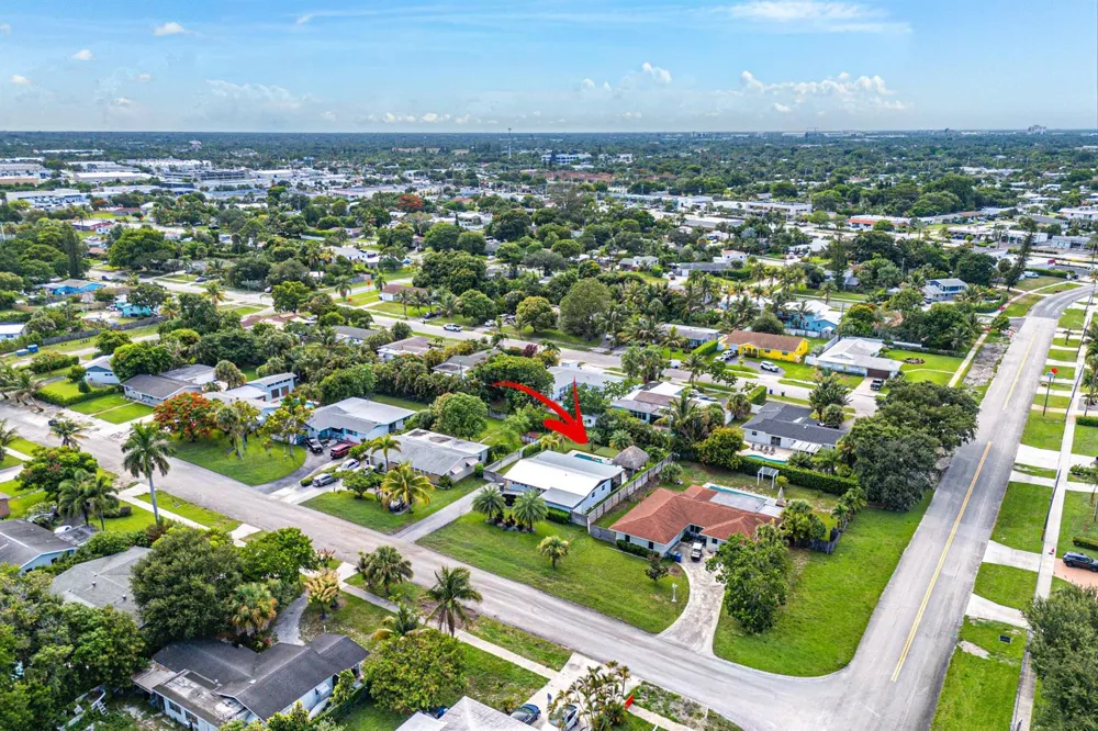 711 Laurel Drive Lake Park, FL 33403