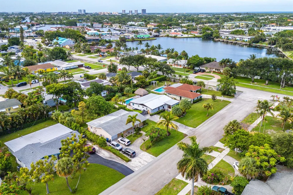 711 Laurel Drive Lake Park, FL 33403