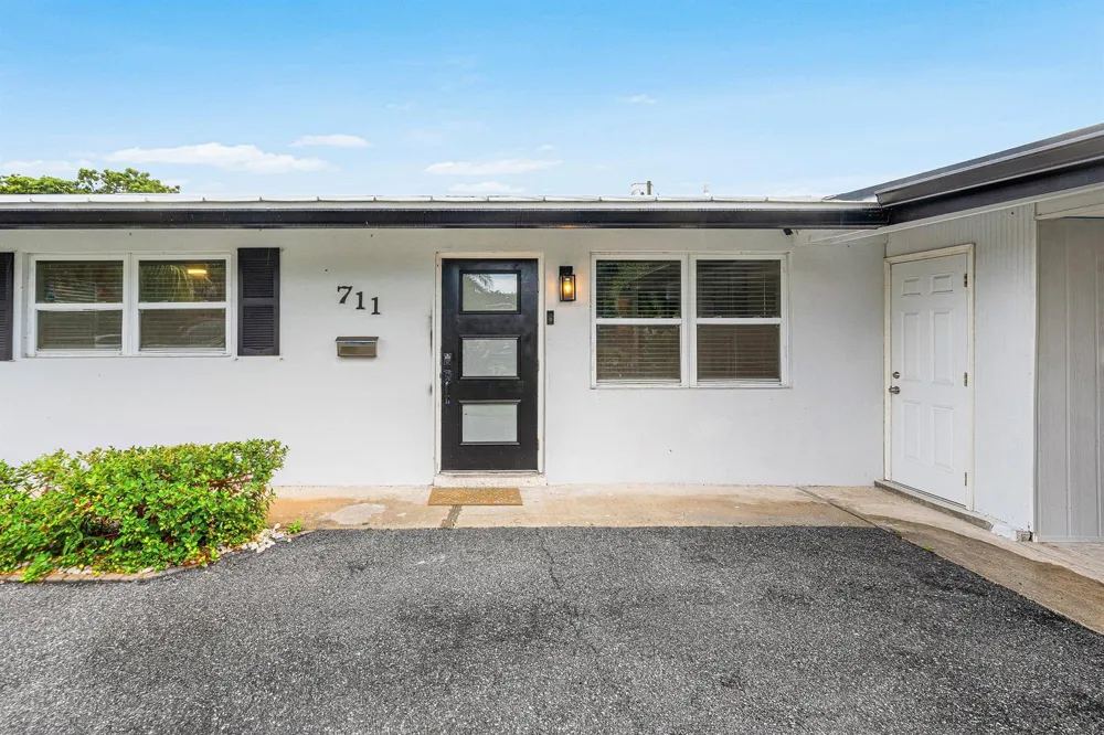711 Laurel Drive Lake Park, FL 33403