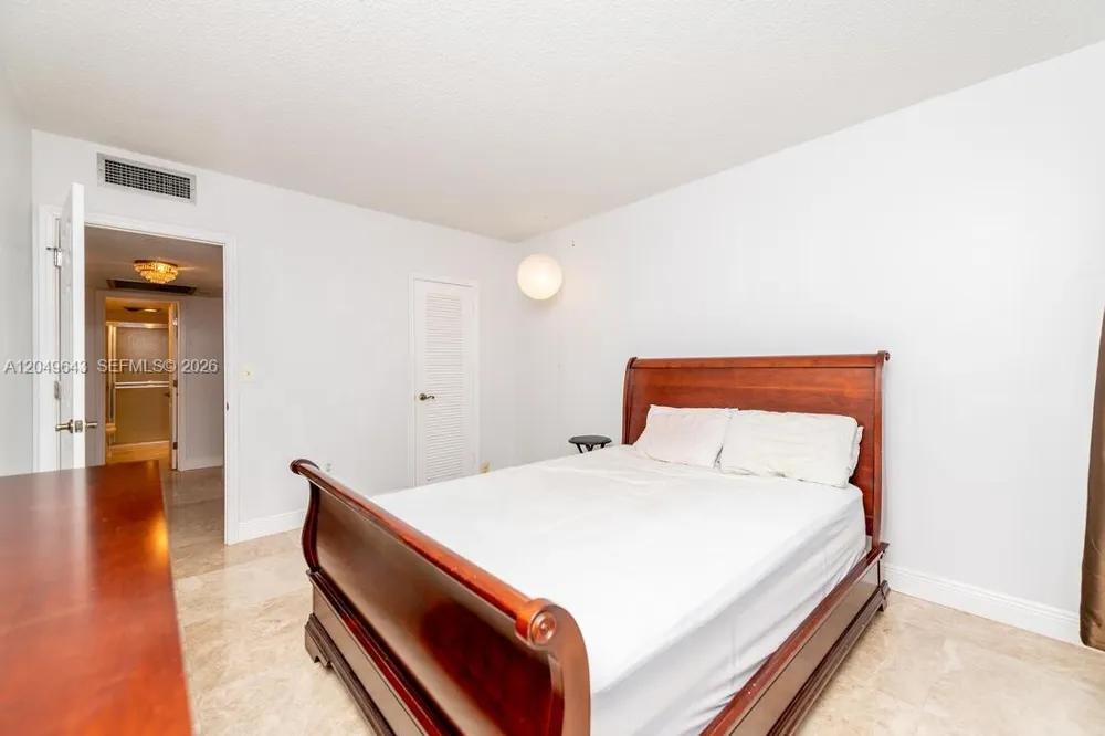 1985 S Ocean Dr #2Q Hallandale Beach, FL 33009