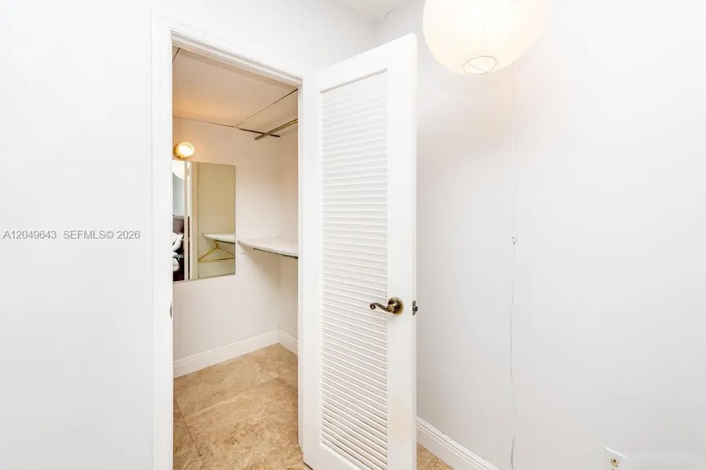 1985 S Ocean Dr #2Q Hallandale Beach, FL 33009