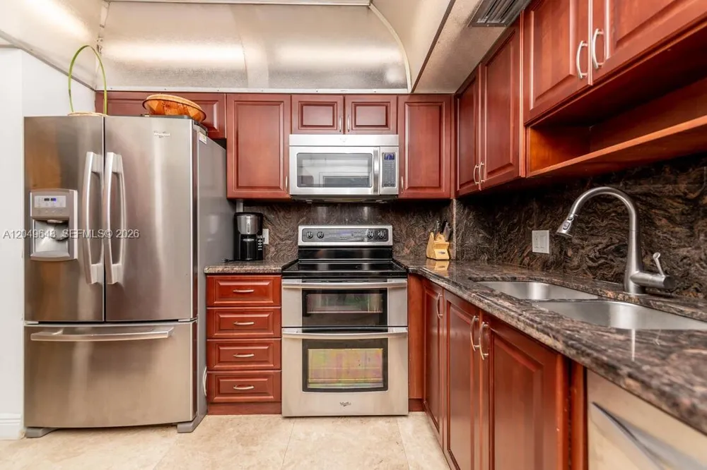1985 S Ocean Dr #2Q Hallandale Beach, FL 33009