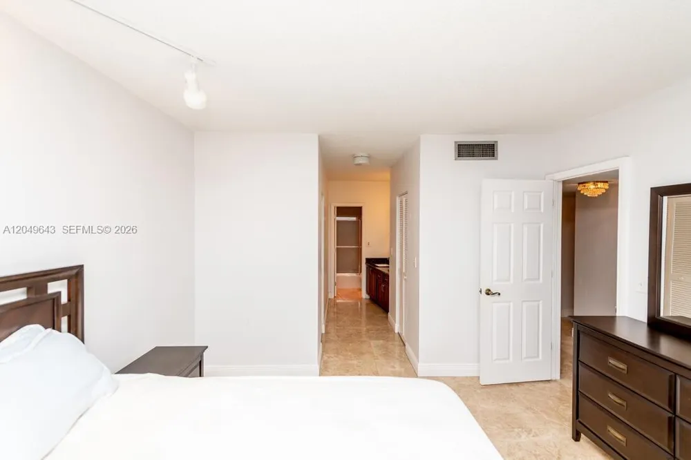 1985 S Ocean Dr #2Q Hallandale Beach, FL 33009