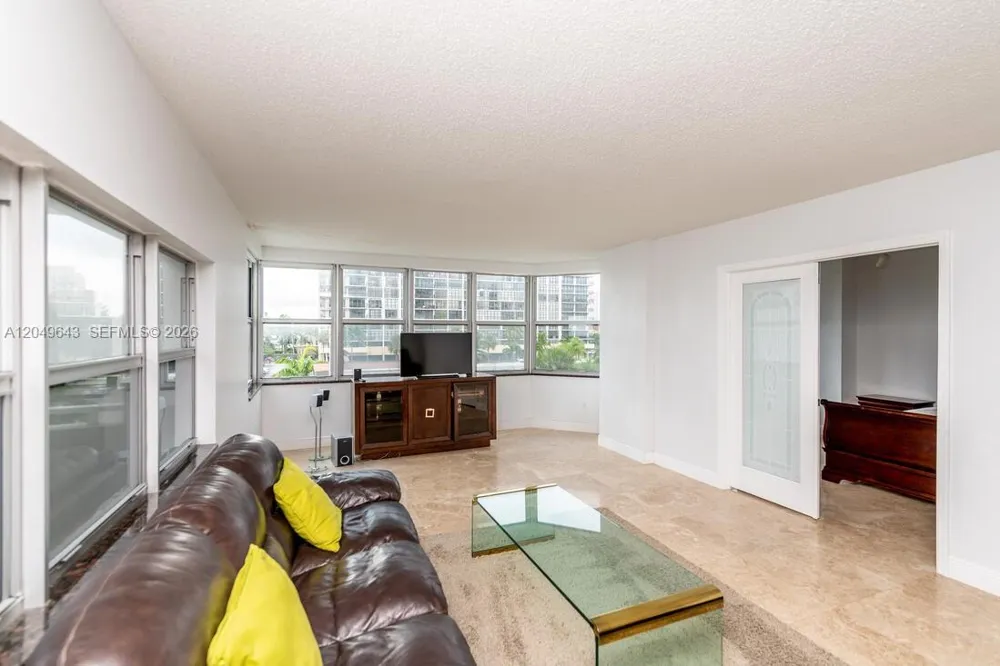 1985 S Ocean Dr #2Q Hallandale Beach, FL 33009