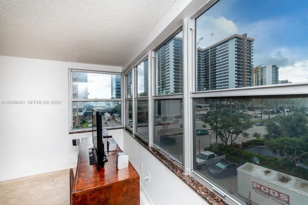 1985 S Ocean Dr #2Q Hallandale Beach, FL 33009