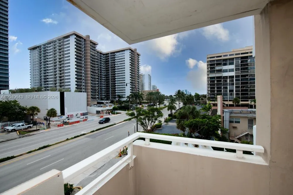 1985 S Ocean Dr #2Q Hallandale Beach, FL 33009