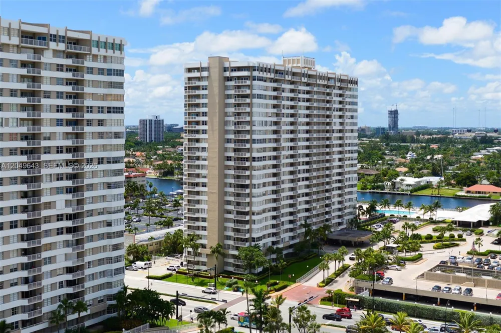 1985 S Ocean Dr #2Q Hallandale Beach, FL 33009