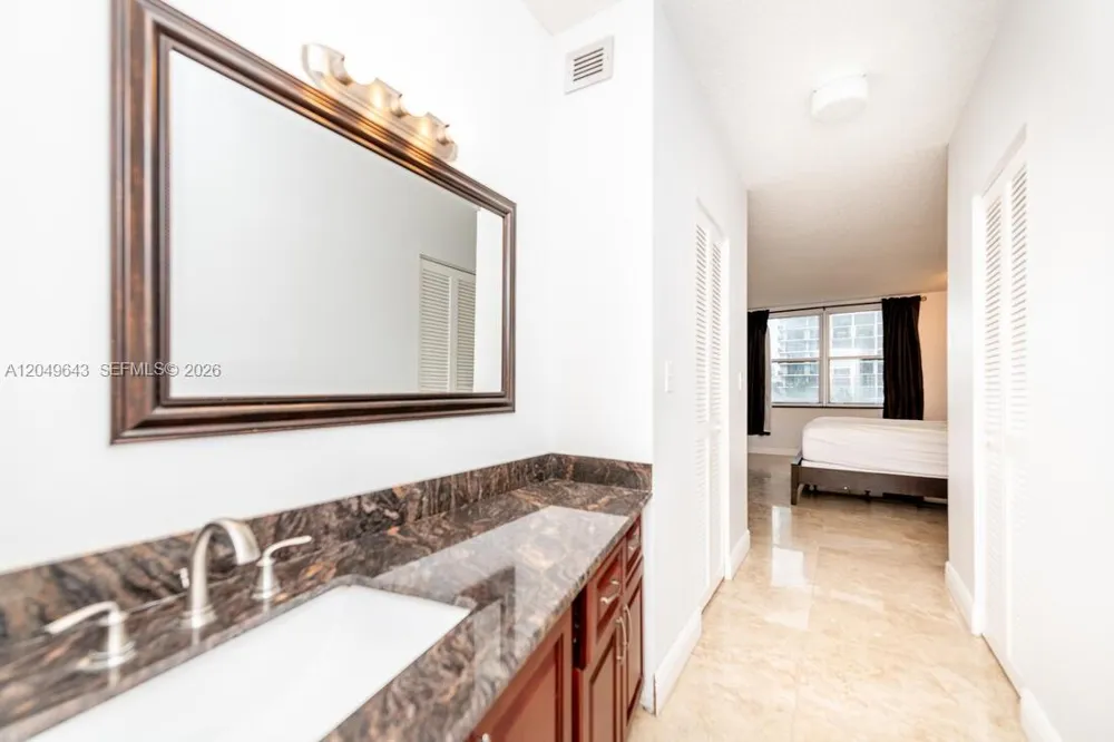 1985 S Ocean Dr #2Q Hallandale Beach, FL 33009