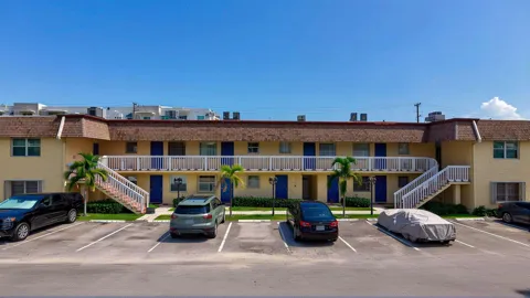 1204 S Lake Drive E #3