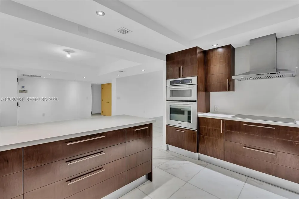2 Grove Isle Dr #B205 Miami, FL 33133