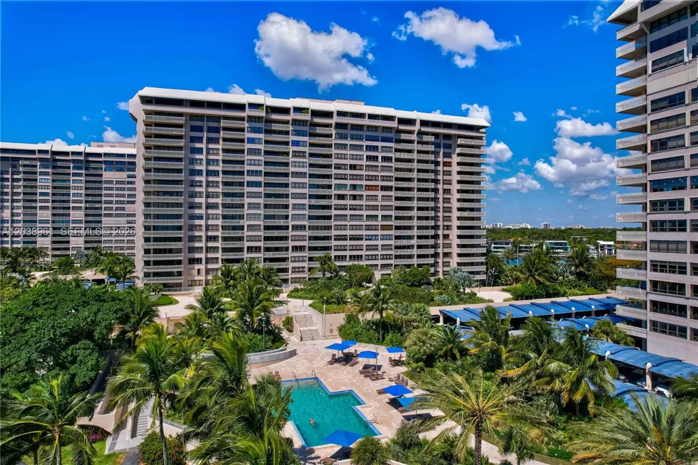 2 Grove Isle Dr #B205 Miami, FL 33133