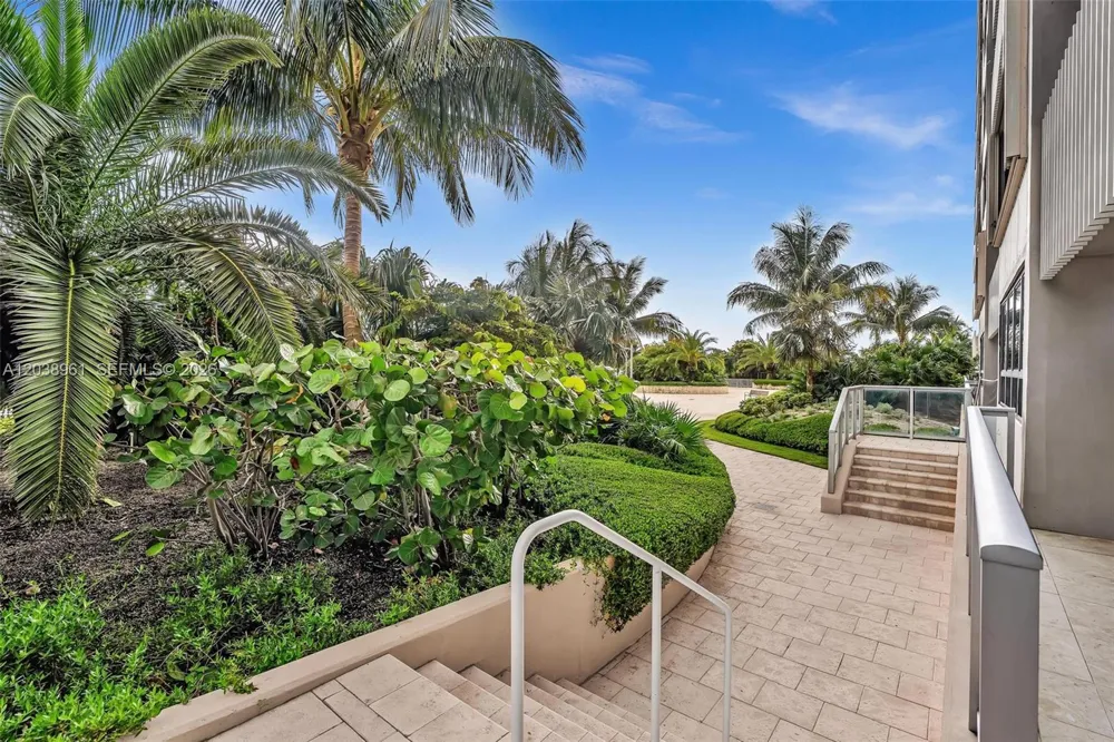 2 Grove Isle Dr #B205 Miami, FL 33133