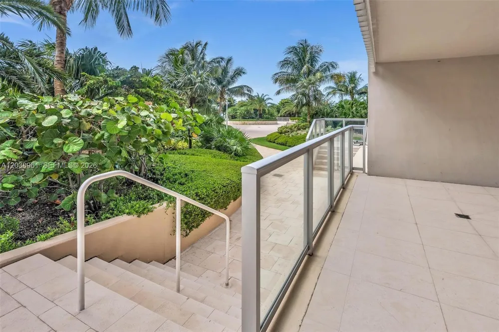 2 Grove Isle Dr #B205 Miami, FL 33133