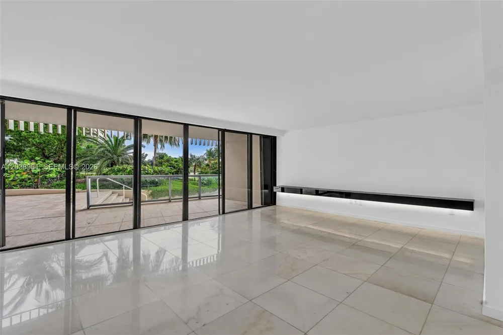 2 Grove Isle Dr #B205 Miami, FL 33133