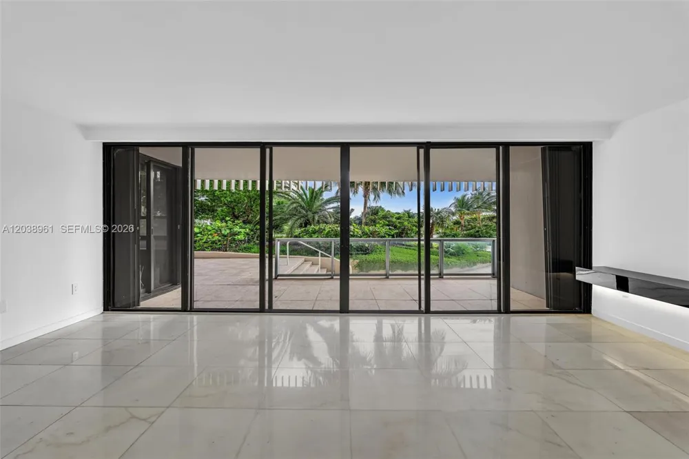 2 Grove Isle Dr #B205 Miami, FL 33133