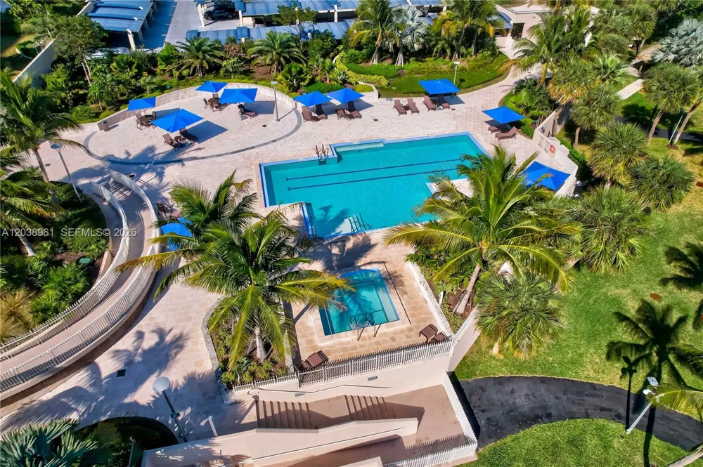 2 Grove Isle Dr #B205 Miami, FL 33133