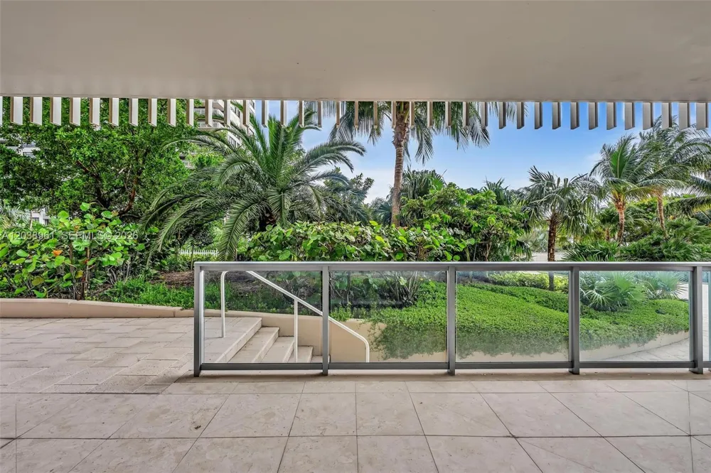 2 Grove Isle Dr #B205 Miami, FL 33133