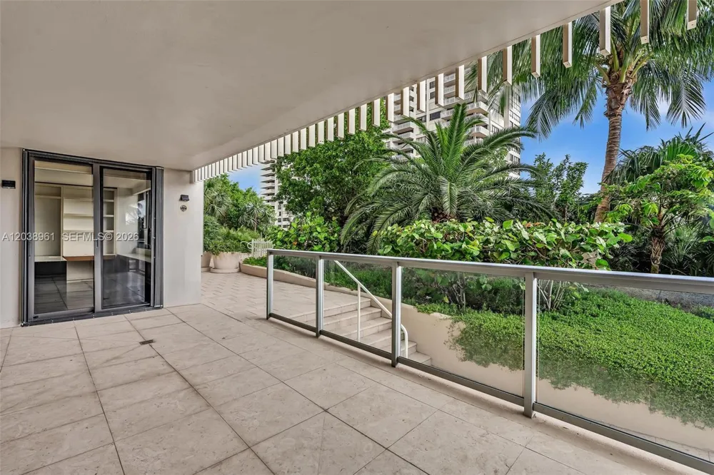 2 Grove Isle Dr #B205 Miami, FL 33133