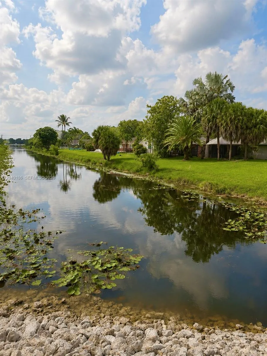 4817 SW 120th Ave Cooper City, FL 33330