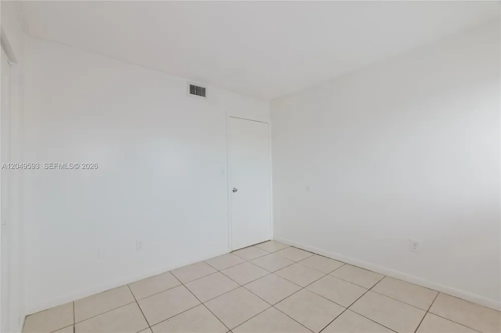 2020 NW 119th St #1122 Miami, FL 33167