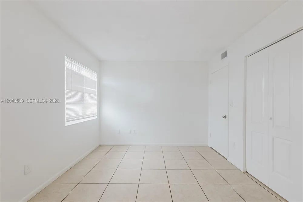 2020 NW 119th St #1122 Miami, FL 33167
