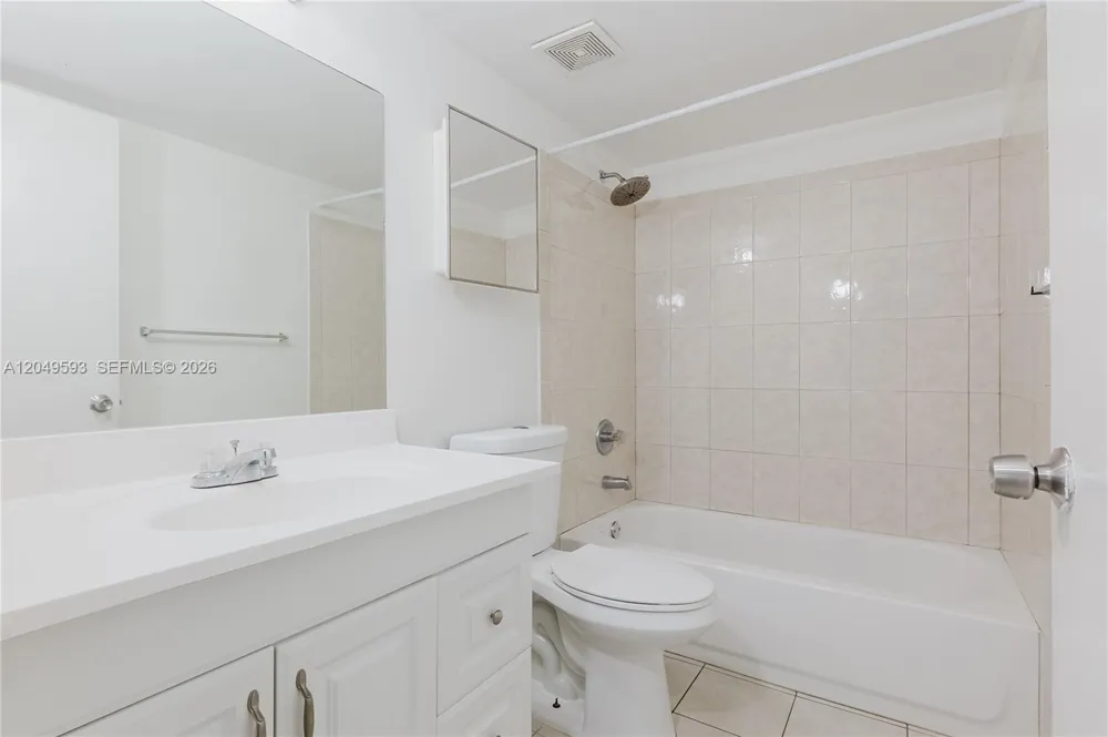 2020 NW 119th St #1122 Miami, FL 33167