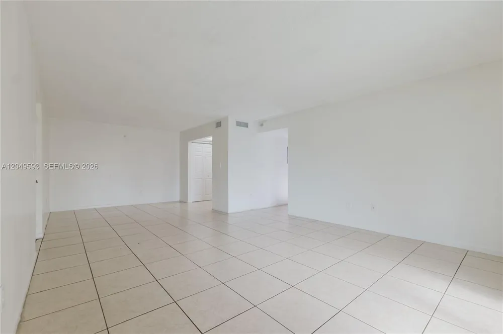 2020 NW 119th St #1122 Miami, FL 33167